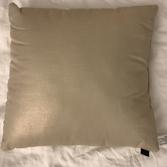 2 pack HC Textured Metallic 18" Square Decorative Pillow Rose Gold - Picture 5 of 9